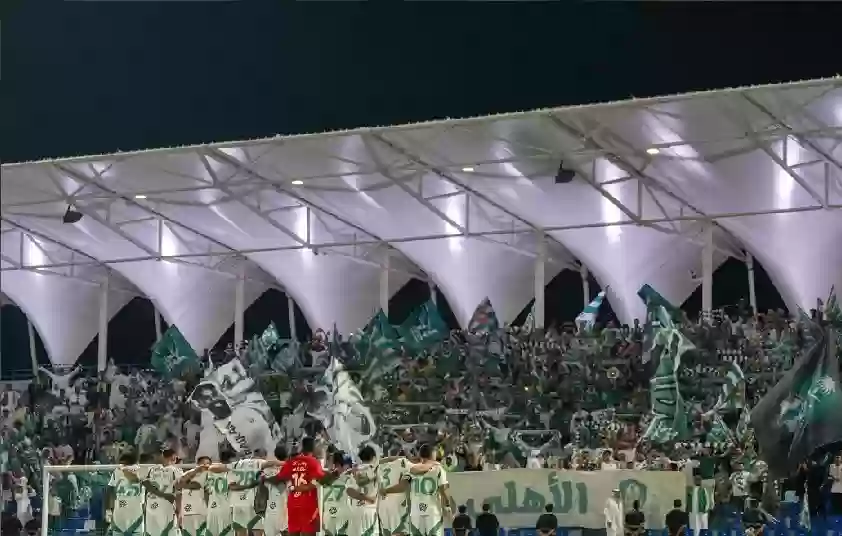 جمهور الأهلي يفاجئ الجميع أمام بوابة النادي بعد الهزيمة الاخيرة