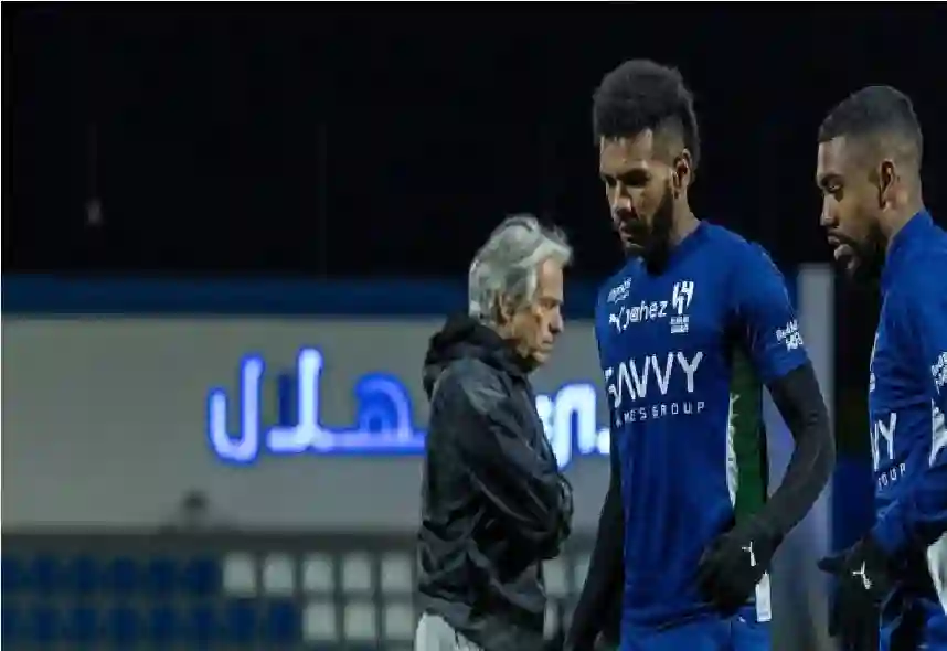 خيسوس يوجه تحذير لجماهير الهلال بعد أزمة البليهي