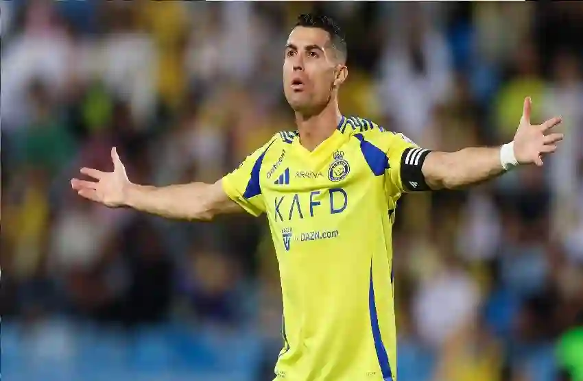 تفاصيل تجديد عقد رونالدو مع النصر