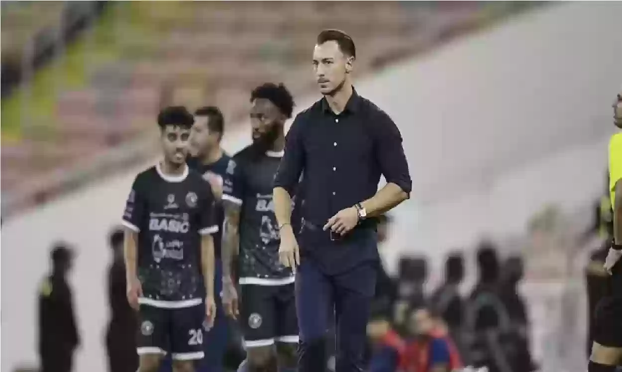 الأهلي يسعى لتغيير المدرب