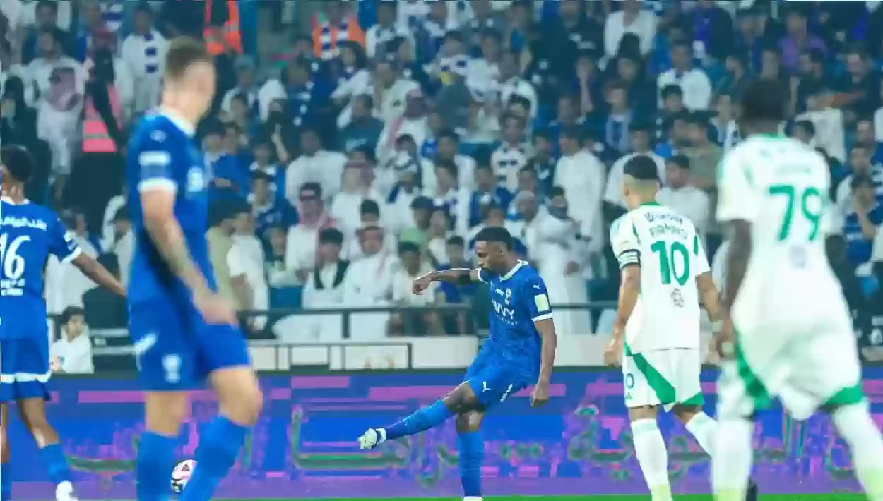 نجوم الهلال تستغيث أمام الأهلي بعد تعرضهم للضرب 