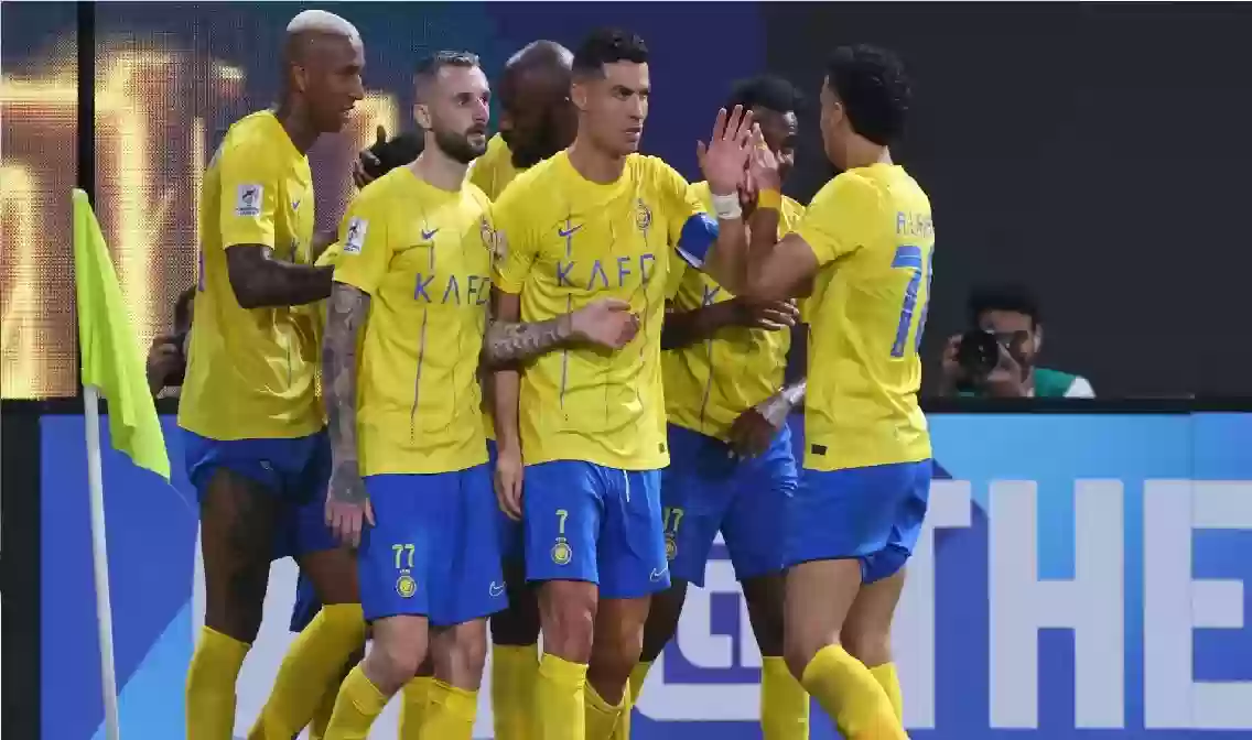 كاسترو يستبعد نجمين من النصر قبل مواجهة الأهلي