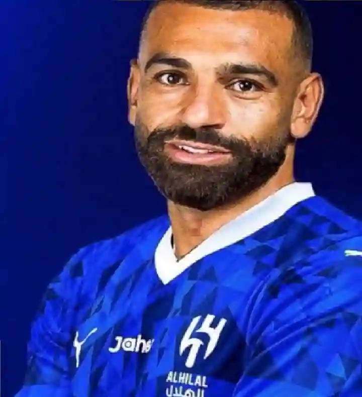 شاهد محمد صلاح بقميص الهلال السعودي