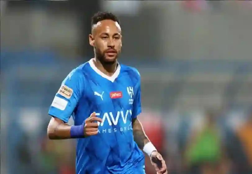 نيمار في مواجهة الهلال بسبب الرواتب