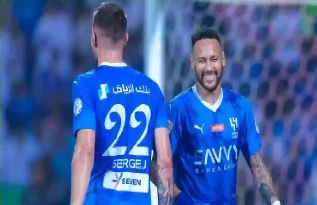 لاعب الهلال يثير الجدل بتصرف مفاجئ للغاية