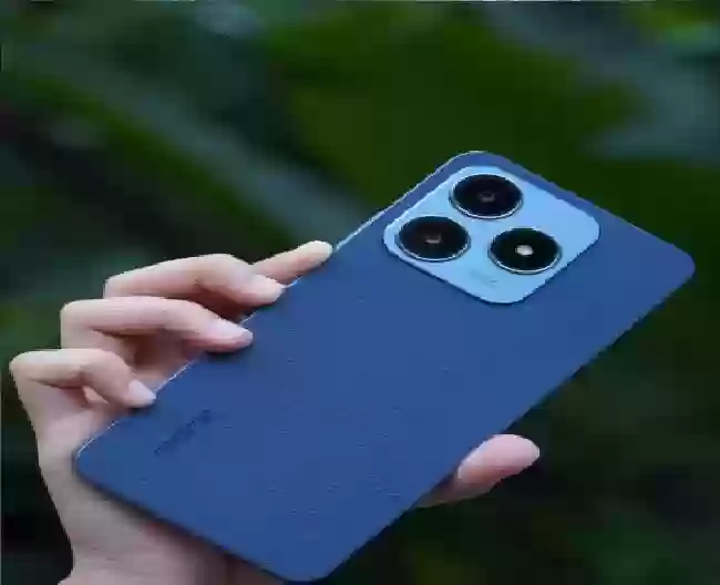 شبيه الايفون هاتف Realme C63 بمميزات رائعة