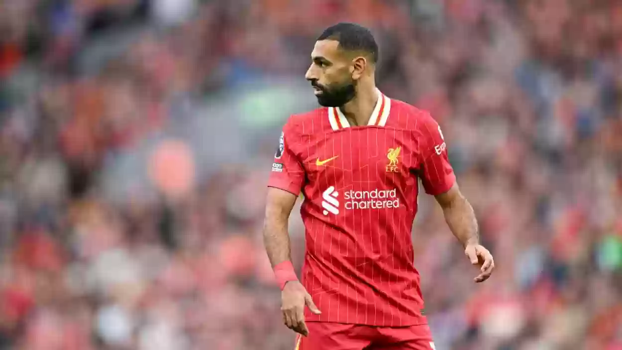 محمد صلاح يشجع سعود عبدالحميد 